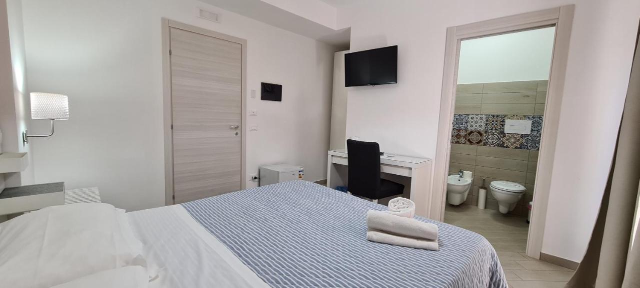 Belvedere Rent Rooms Кампофеліче-ді-Роччелла Екстер'єр фото