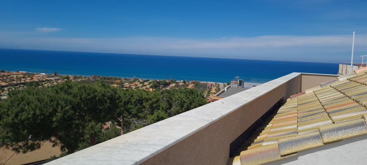 Belvedere Rent Rooms Кампофеліче-ді-Роччелла Екстер'єр фото