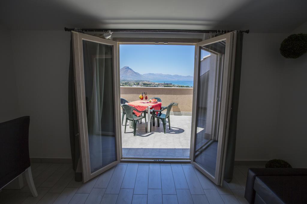 Belvedere Rent Rooms Кампофеліче-ді-Роччелла Екстер'єр фото