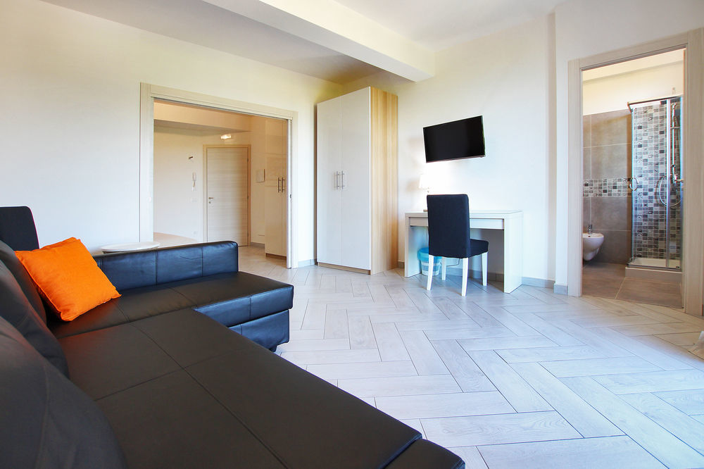 Belvedere Rent Rooms Кампофеліче-ді-Роччелла Екстер'єр фото